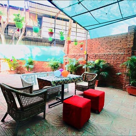 Qubestay Airport Capsule Hotel & Hostel Bombay Exterior foto