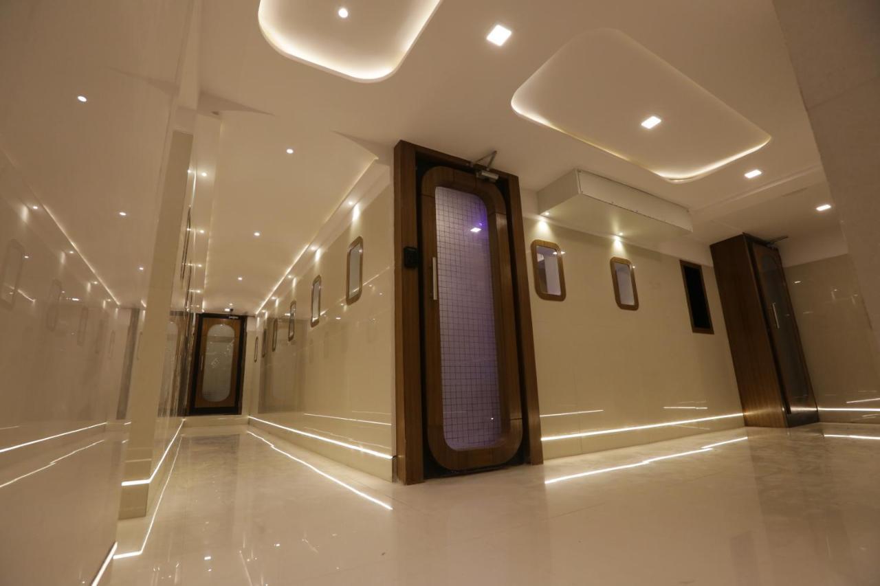 Qubestay Airport Capsule Hotel & Hostel Bombay Exterior foto